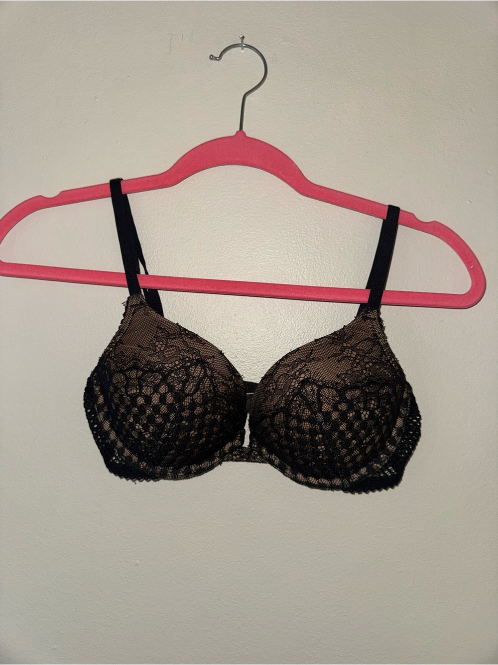 Like new, Victoria’s Secret, black & nude bombshell lace bra, size 34B